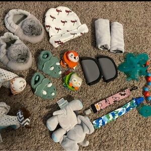 Baby Accessories Set with Gray and Green Booties